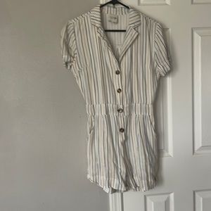 Harper Heritage size Small stripped romper with pockets! Linen fabric. Very soft